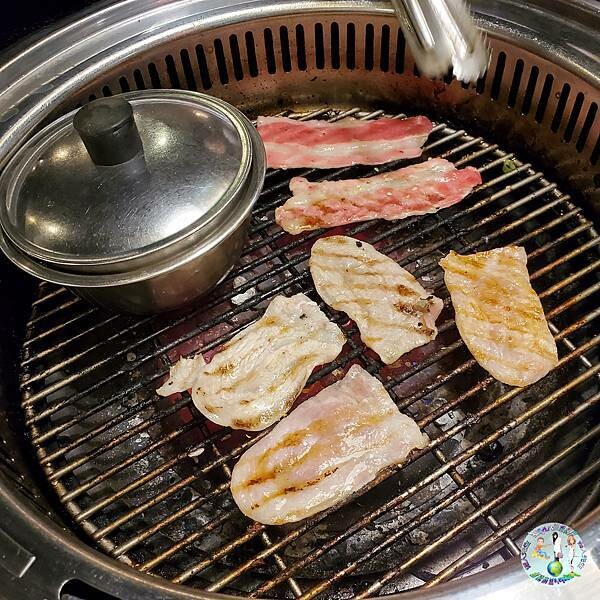 台北西門町燒肉吃到飽推薦,熊一燒肉海陸饗宴,聚餐約會好去處