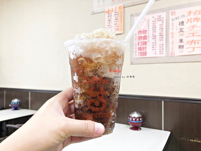 【彰化 市區】彰化木瓜牛乳大王創始店🍮🍨彰化孔廟前，八卦山大佛也在附近，除了木瓜牛奶外，月見冰好特別，古早味布丁也令人回味，價格也不貴，高人氣居高不下！！