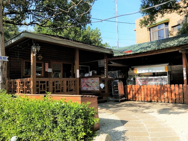 禾家牧場：【彰化市景點】禾家牧場~奶酪和霜淇淋都很香醇好吃，免費順遊景點