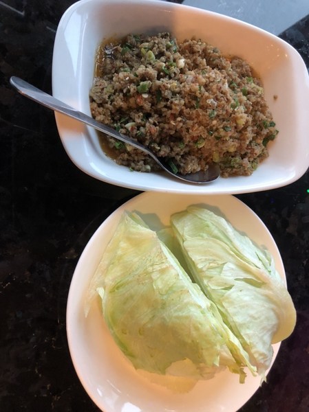 瑪格麗特花園霧上咖啡館：南投清境~瑪格麗特 紫屋餐廳~夢幻浪漫的紫色裝飾~繽紛樓梯與搖椅~拍照打卡的好地方~景觀餐廳~