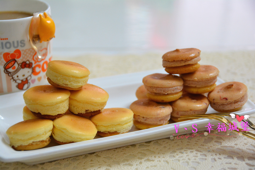 【宅配美食】大溪老街70年老店 杏芳食品 ~ 新品 真草莓乳酪球 + 經典原味乳酪球 ,一口一個讓你一不小心就吃完了