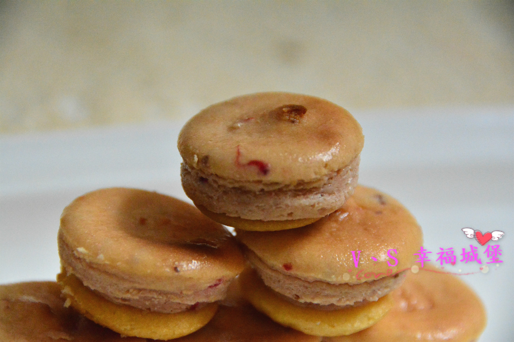 【宅配美食】大溪老街70年老店 杏芳食品 ~ 新品 真草莓乳酪球 + 經典原味乳酪球 ,一口一個讓你一不小心就吃完了