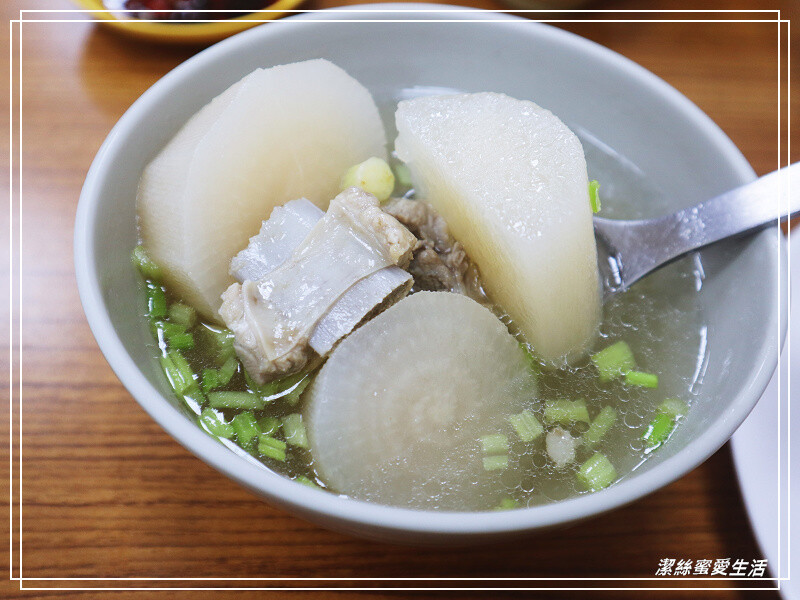 季節水餃-桃園龜山/手工現包大顆飽滿!湯美料多實在~在地人氣餐廳