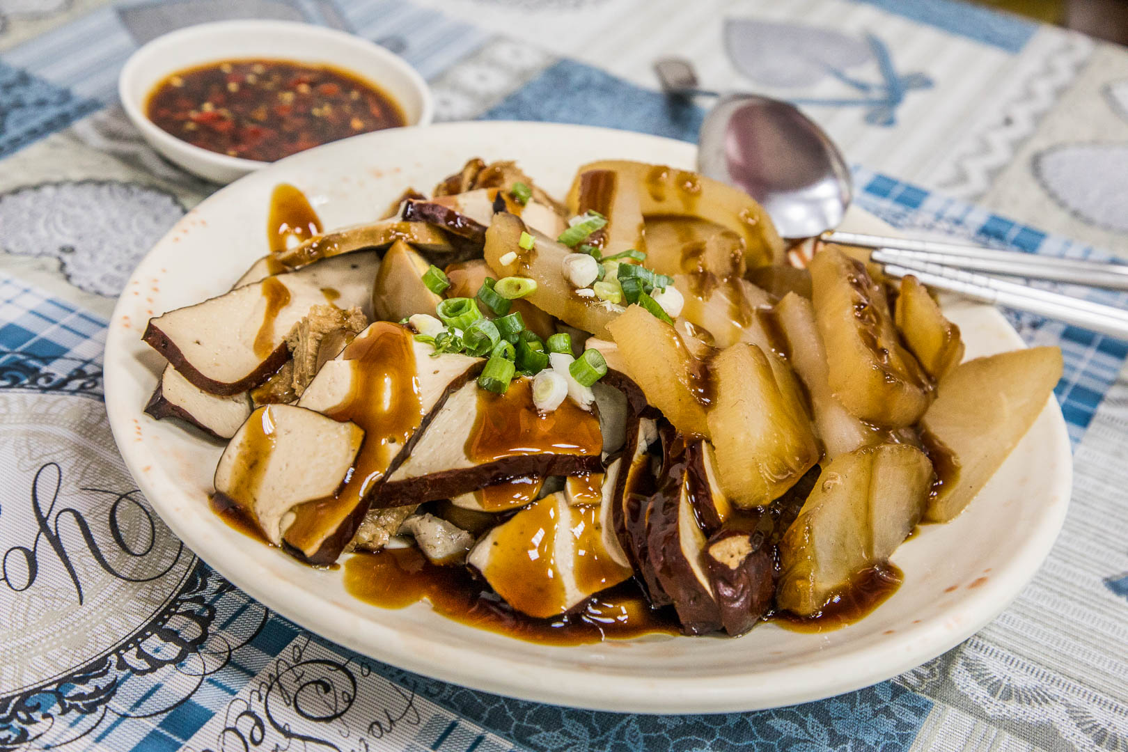桃園龜山美食推薦！季節水餃手工現包大水餃在地人激推，一顆抵兩顆超划算。