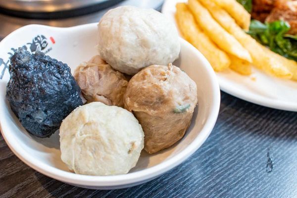 【林口美食】千葉火鍋林口尊爵館-超過百樣食材無限量吃到飽只要399元+10%起!絕無僅有的超實惠價格