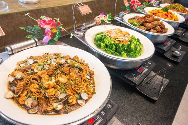 【林口美食】千葉火鍋林口尊爵館-超過百樣食材無限量吃到飽只要399元+10%起!絕無僅有的超實惠價格