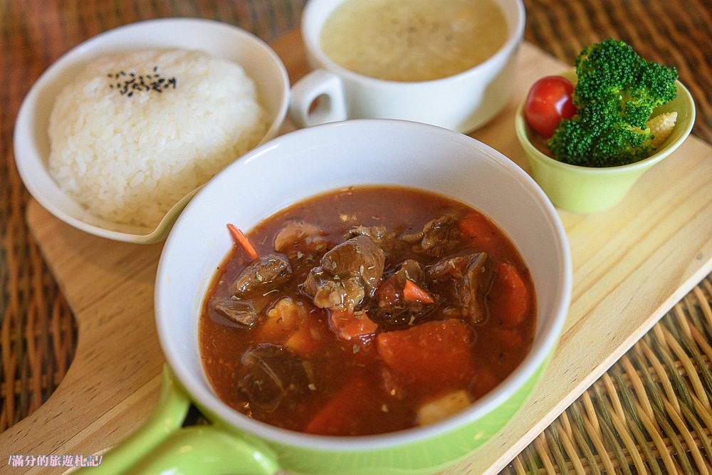 苗栗三義景點》青松自在景觀餐廳 苗栗下午茶 隱身在森林裡的玻璃屋 偶像劇拍攝場景 - 滿分的旅遊札記