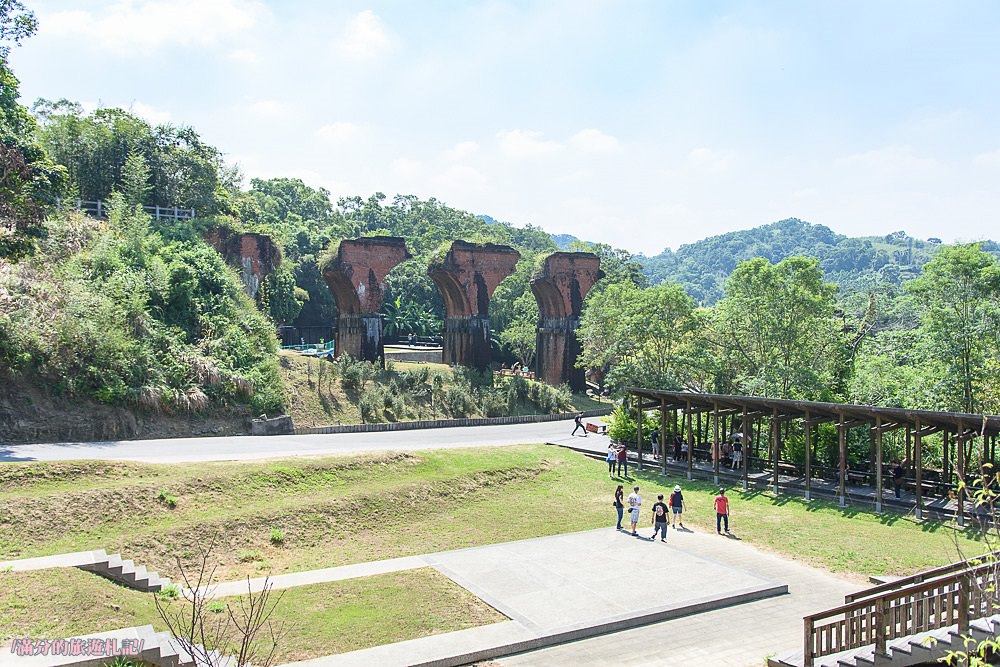 苗栗三義景點》青松自在景觀餐廳 苗栗下午茶 隱身在森林裡的玻璃屋 偶像劇拍攝場景 - 滿分的旅遊札記
