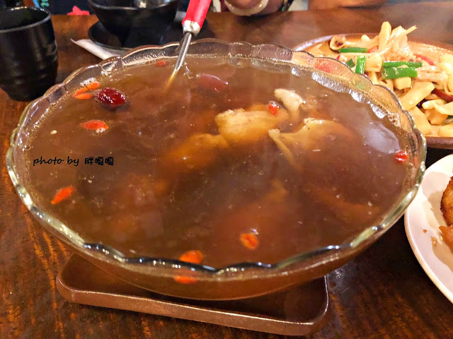 【苗栗 公館】棗莊古藝庭園膳坊⛺⛺⛺建築古色古香，創意客家料理，紅棗入菜、十足美味，園區腹地寬闊，備有小巧動物園、玩沙區，非常適合溜小童💗