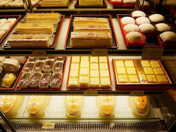 十字軒糕餅舖:台北名店十字軒糕餅舖-中秋月餅禮盒(愛評體驗券)-霞海城隍廟後方的老字號糕餅舖 將古蹟內部重新裝潢 融合古技術和新思維 做出一系列美味糕餅