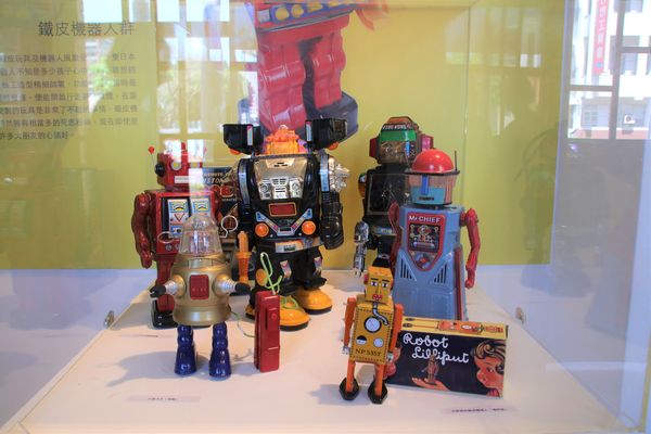 新竹市美術館：【新竹景點】新竹市美術館『好玩藝兒』釣魚小兔、小鼠。免費景點~帶著赤子之心來參展充滿童趣的當代藝術