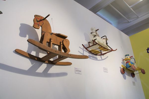 新竹市美術館：【新竹景點】新竹市美術館『好玩藝兒』釣魚小兔、小鼠。免費景點~帶著赤子之心來參展充滿童趣的當代藝術