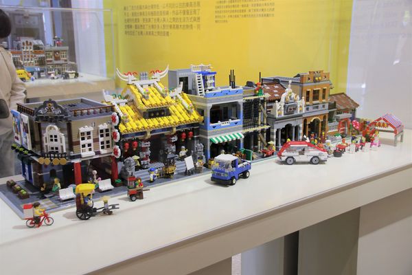 新竹市美術館：【新竹景點】新竹市美術館『好玩藝兒』釣魚小兔、小鼠。免費景點~帶著赤子之心來參展充滿童趣的當代藝術