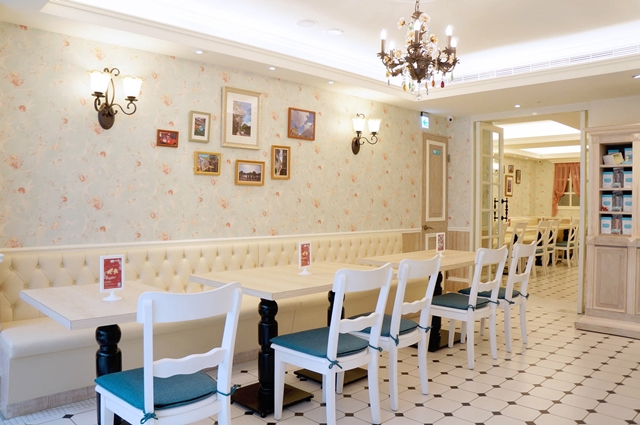 【台北東區】Monteur Café 夢甜屋 (忠孝店)。夢幻甜點～