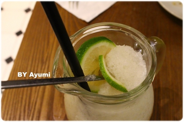 Monteur 夢甜屋(中山門市)：[食記]來這就把自己當成公主吧~享受當季芒果的甜美風味-Monteur夢甜屋(中山門市)