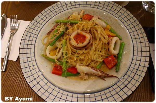 Monteur 夢甜屋(中山門市)：[食記]來這就把自己當成公主吧~享受當季芒果的甜美風味-Monteur夢甜屋(中山門市)