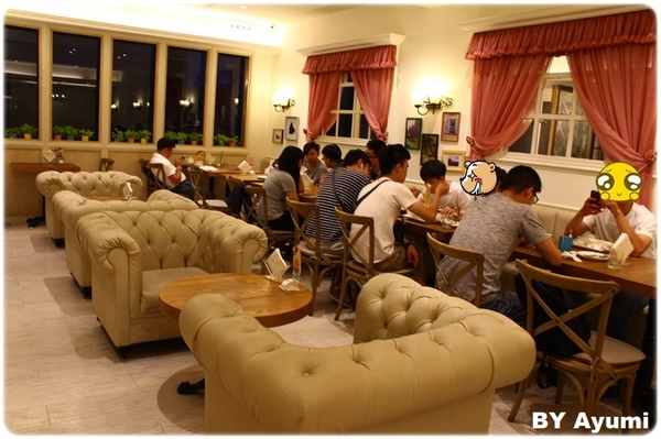 Monteur 夢甜屋(中山門市)：[食記]來這就把自己當成公主吧~享受當季芒果的甜美風味-Monteur夢甜屋(中山門市)