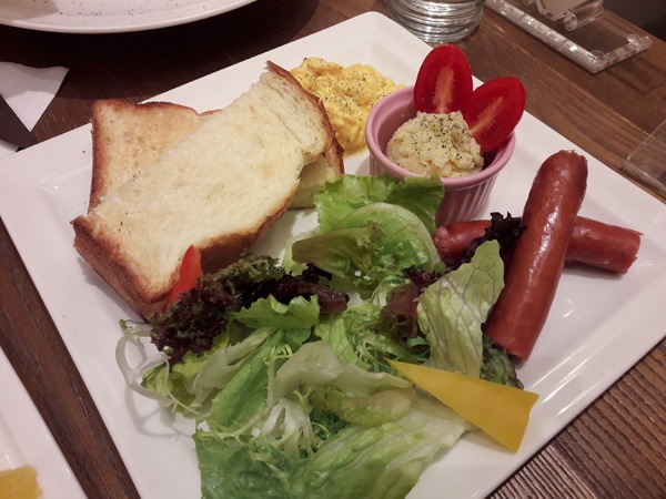 Monteur 夢甜屋(中山門市)：Monteur夢甜屋(中山門市)~草莓可可季熱烈進行中~