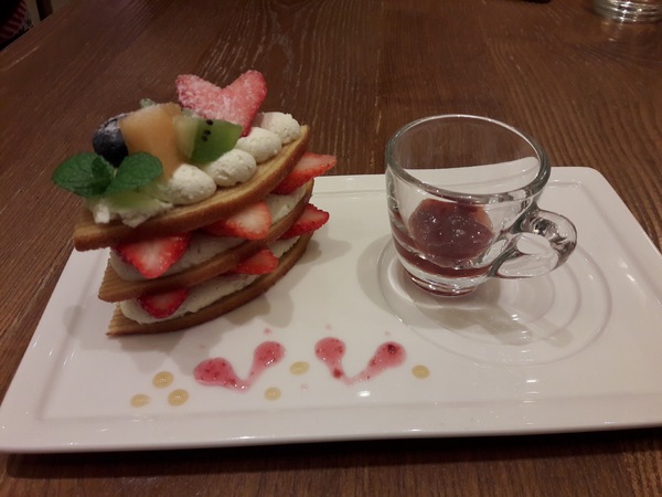 Monteur 夢甜屋(中山門市)：Monteur夢甜屋(中山門市)~草莓可可季熱烈進行中~