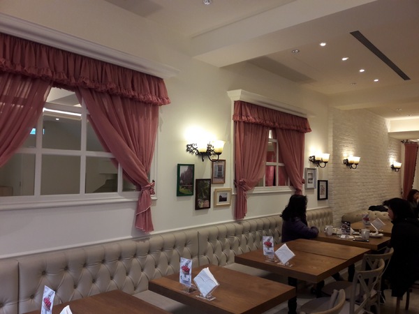 Monteur 夢甜屋(中山門市)：Monteur夢甜屋(中山門市)~草莓可可季熱烈進行中~