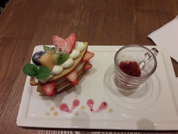 Monteur 夢甜屋(中山門市)：Monteur夢甜屋(中山門市)~草莓可可季熱烈進行中~