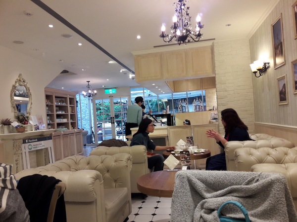 Monteur 夢甜屋(中山門市)：Monteur夢甜屋(中山門市)~草莓可可季熱烈進行中~