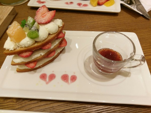 Monteur 夢甜屋(中山門市):Monteur 夢甜屋(中山門市)-夢幻路線的下午茶 讓人一吃就難以忘懷的甜點 顛覆年輪蛋糕的印象