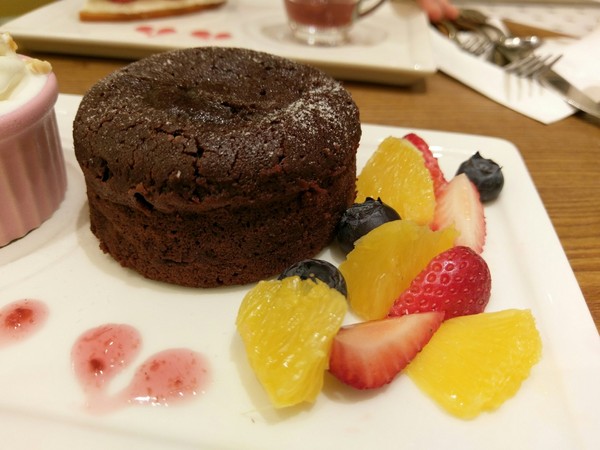 Monteur 夢甜屋(中山門市):Monteur 夢甜屋(中山門市)-夢幻路線的下午茶 讓人一吃就難以忘懷的甜點 顛覆年輪蛋糕的印象