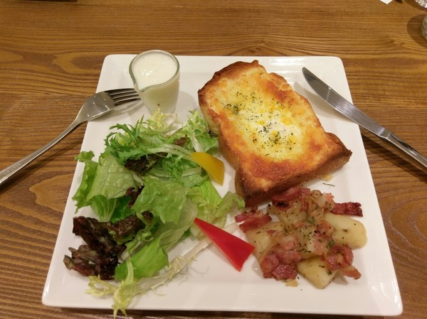 Monteur 夢甜屋(中山門市):Monteur 夢甜屋(中山門市)-夢幻路線的下午茶 讓人一吃就難以忘懷的甜點 顛覆年輪蛋糕的印象