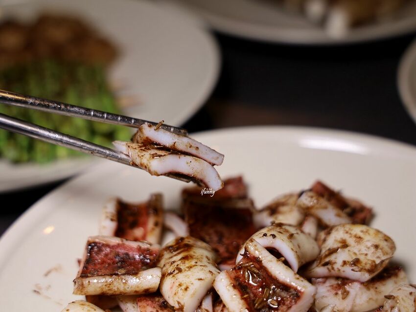 忠孝復興站 | 維吾爾新疆烤肉 遷新址 大漠風情的孜然燒烤 胡椒豬肚雞湯暖身暖胃 - ifunny 艾方妮的遊樂場