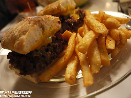 Toasteria Cafe三號(敦南店)：[食記]台北東區 洋溢地中海懷舊風情的小酒館- Toasteria 吐司利亞 台北烤起士之家 (敦南店)