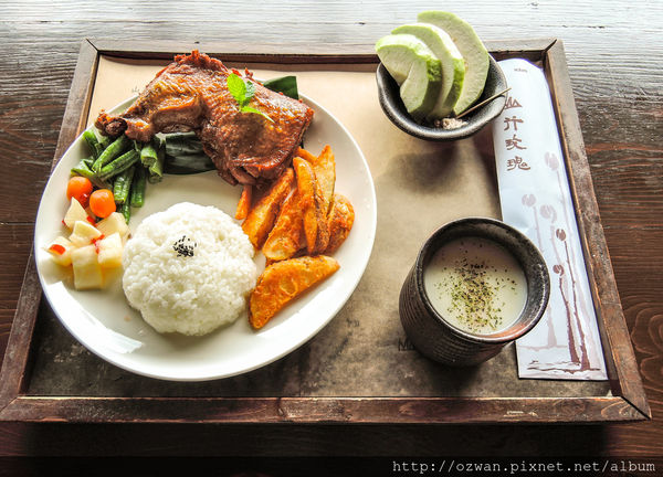 [吃喝]寄情於山野間的閒雲野鶴～山行玫瑰。