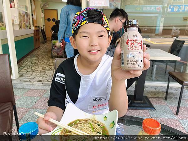 國農牛乳 乳品界老品牌-陪伴我們長大的牛乳 早餐好選擇 營養滿分 開啟一天美好的早晨