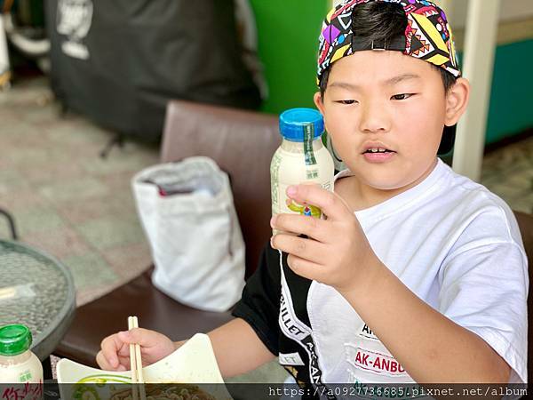 國農牛乳 乳品界老品牌-陪伴我們長大的牛乳 早餐好選擇 營養滿分 開啟一天美好的早晨