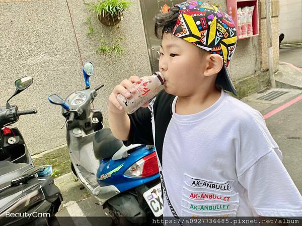 國農牛乳 乳品界老品牌-陪伴我們長大的牛乳 早餐好選擇 營養滿分 開啟一天美好的早晨