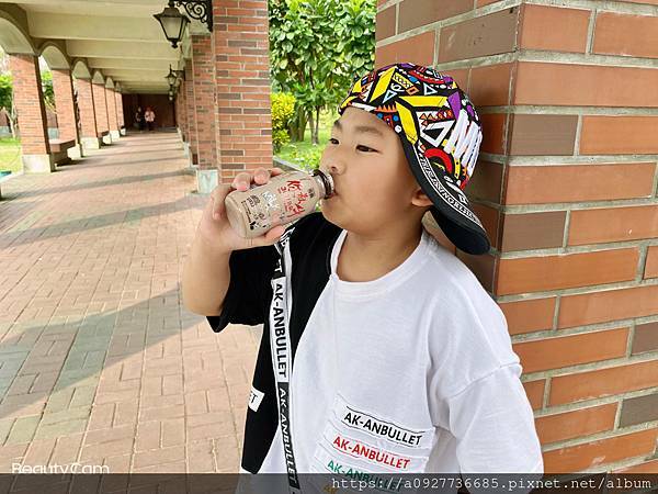 國農牛乳 乳品界老品牌-陪伴我們長大的牛乳 早餐好選擇 營養滿分 開啟一天美好的早晨