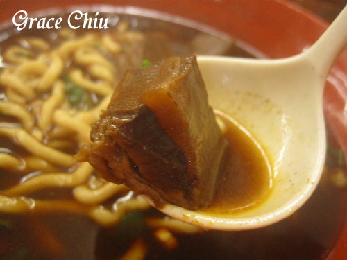 提督府牛肉麵：提督府牛肉麵（台中大里）