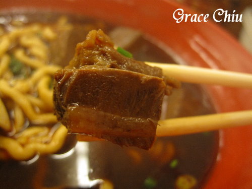 提督府牛肉麵：提督府牛肉麵（台中大里）
