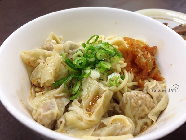 大里 南門蒸餃 香辣珍珠拌麵