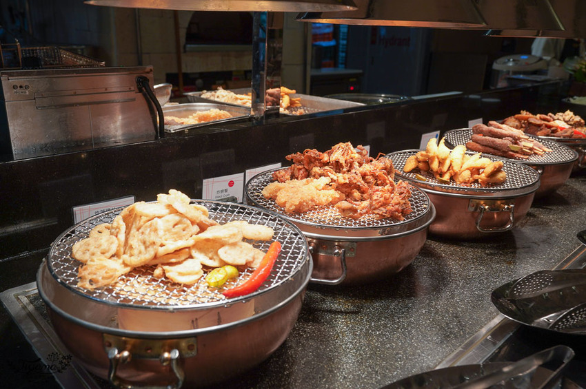 這間自助餐真的有厲害!!肉控最愛濕式熟成爐烤肋眼牛排與炭烤牛舌!