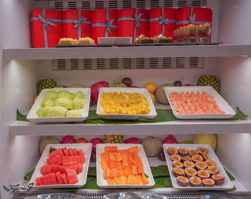 這間自助餐真的有厲害!!肉控最愛濕式熟成爐烤肋眼牛排與炭烤牛舌!