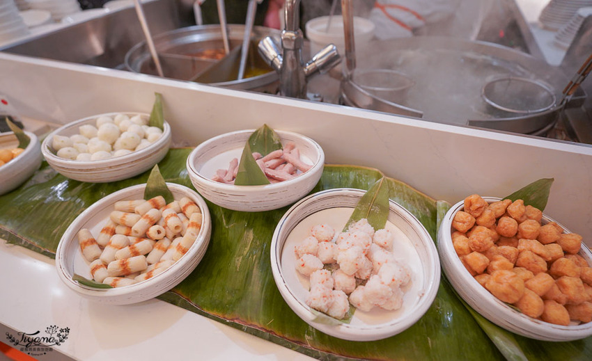 這間自助餐真的有厲害!!肉控最愛濕式熟成爐烤肋眼牛排與炭烤牛舌!