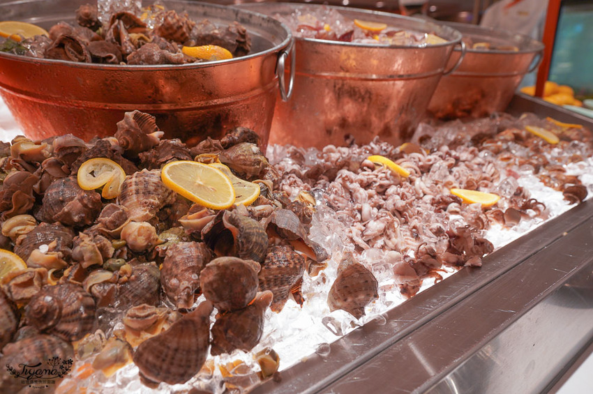 這間自助餐真的有厲害!!肉控最愛濕式熟成爐烤肋眼牛排與炭烤牛舌!