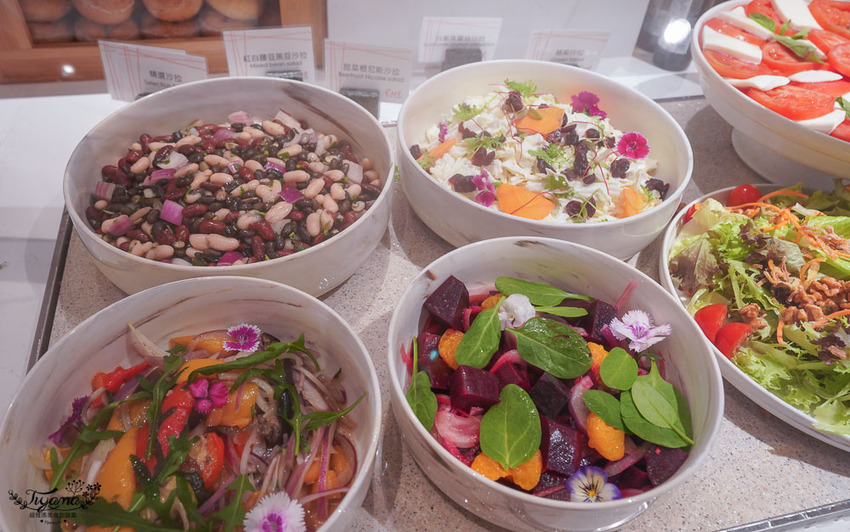 這間自助餐真的有厲害!!肉控最愛濕式熟成爐烤肋眼牛排與炭烤牛舌!