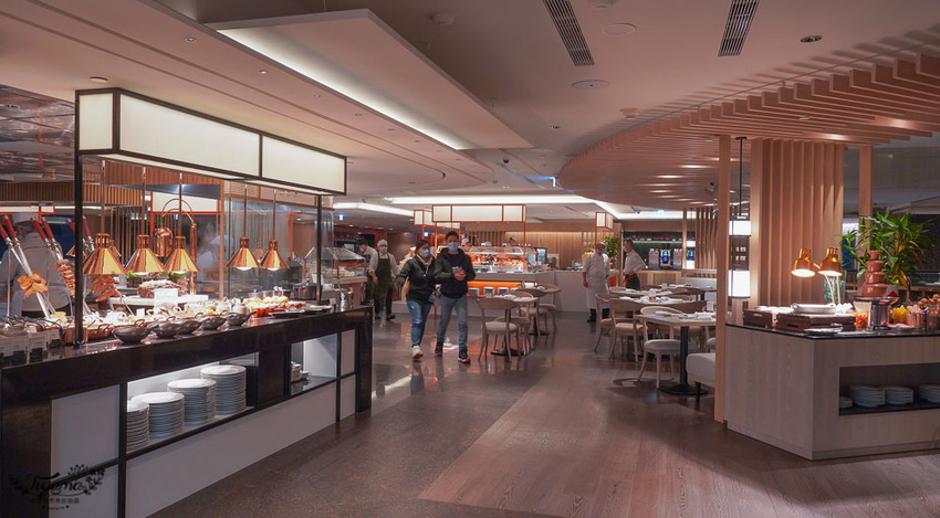 這間自助餐真的有厲害!!肉控最愛濕式熟成爐烤肋眼牛排與炭烤牛舌!