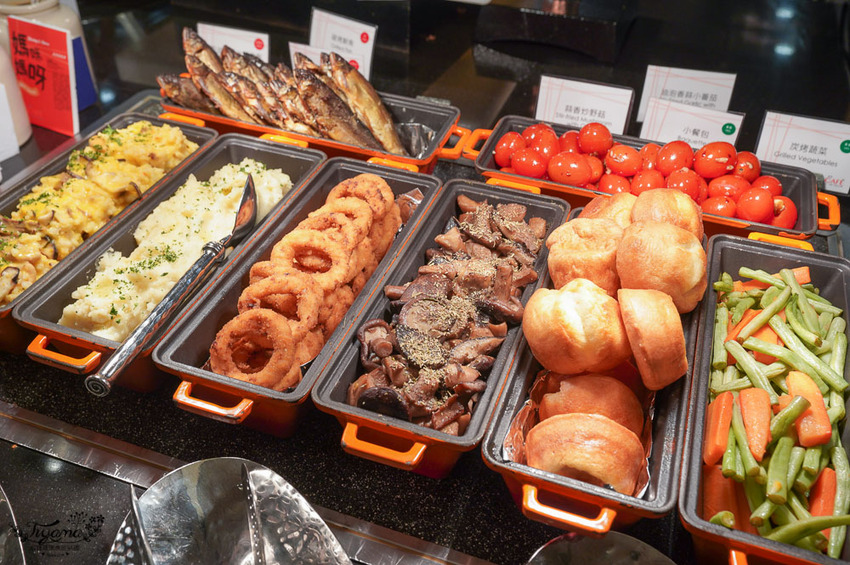 這間自助餐真的有厲害!!肉控最愛濕式熟成爐烤肋眼牛排與炭烤牛舌!