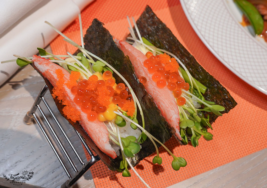 這間自助餐真的有厲害!!肉控最愛濕式熟成爐烤肋眼牛排與炭烤牛舌!