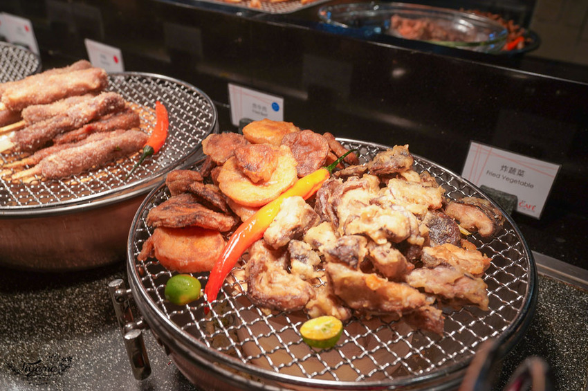 這間自助餐真的有厲害!!肉控最愛濕式熟成爐烤肋眼牛排與炭烤牛舌!