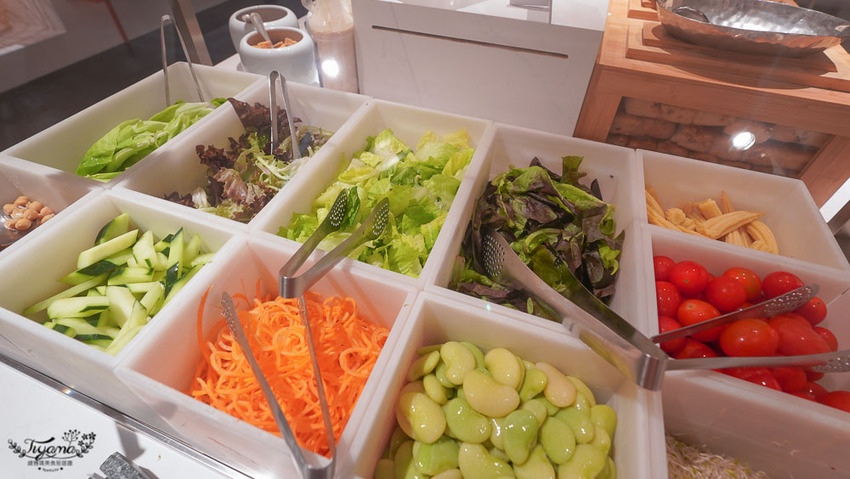 這間自助餐真的有厲害!!肉控最愛濕式熟成爐烤肋眼牛排與炭烤牛舌!