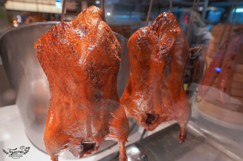 這間自助餐真的有厲害!!肉控最愛濕式熟成爐烤肋眼牛排與炭烤牛舌!
